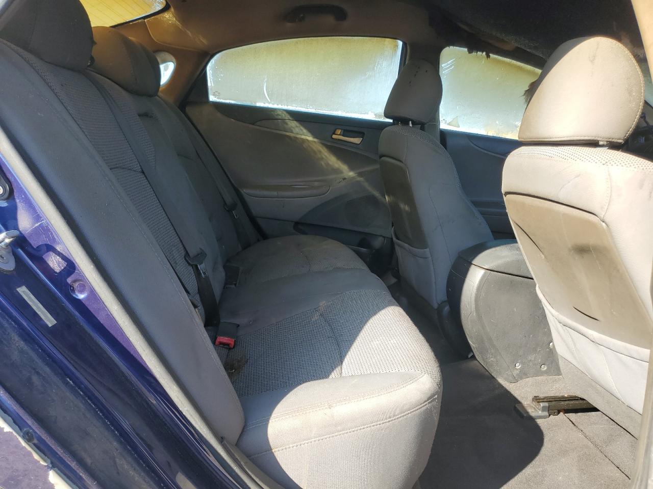 2011 Hyundai Sonata - Image 10