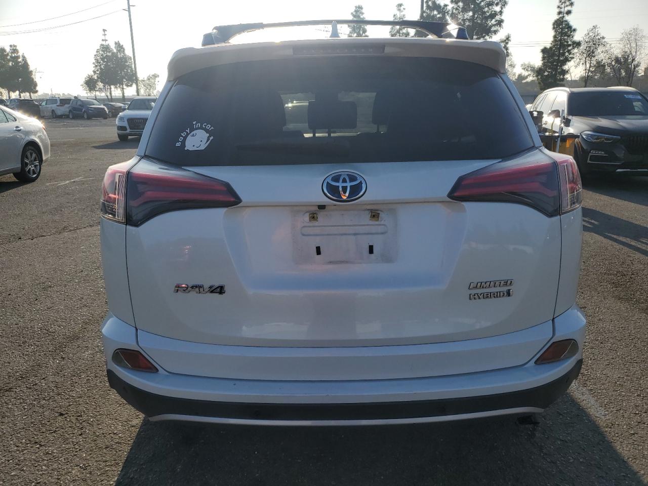 VIN JTMDJREV9JD177423 2018 TOYOTA RAV4 no.6