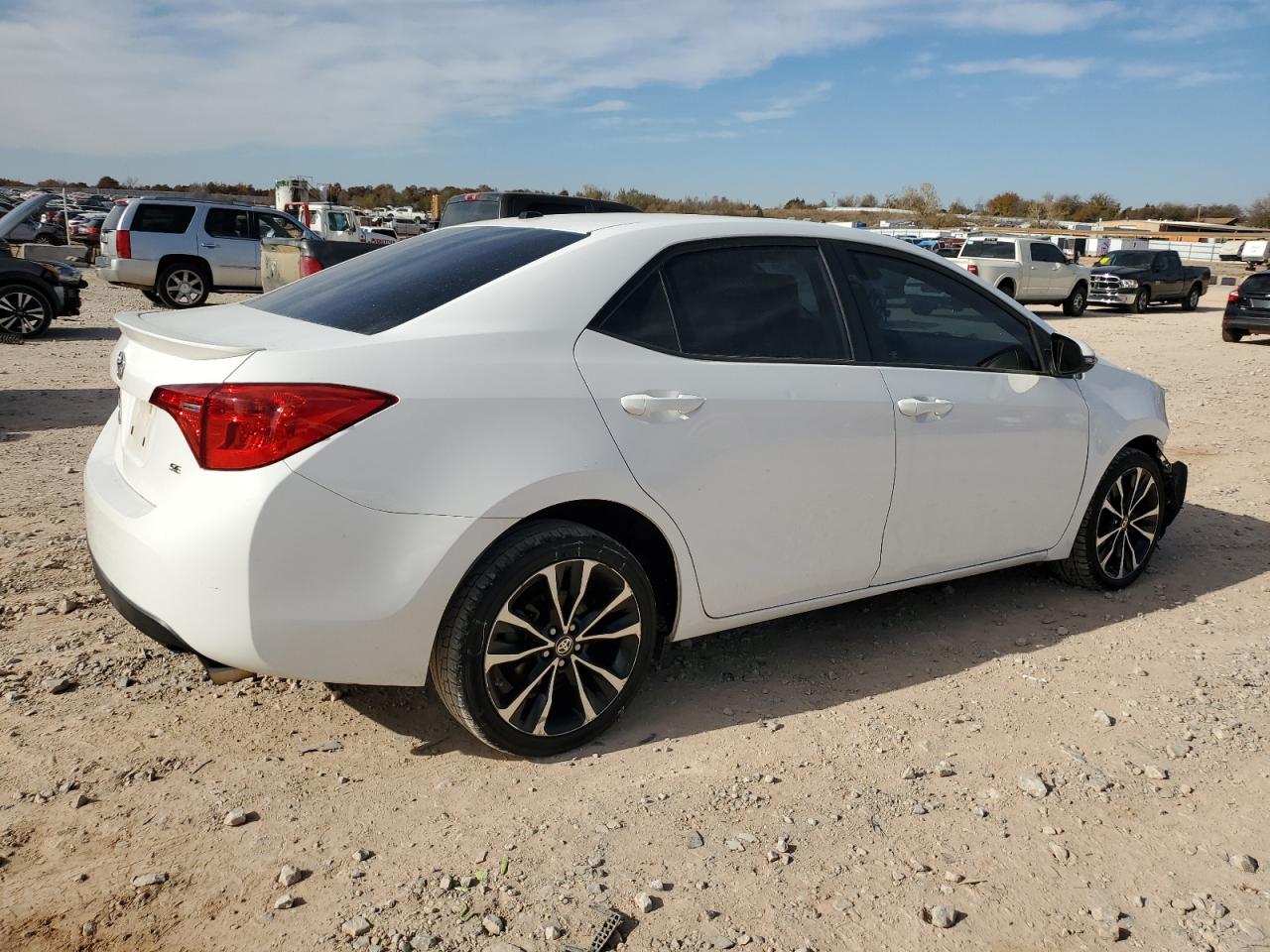 VIN 2T1BURHE5HC749556 2017 TOYOTA COROLLA no.3