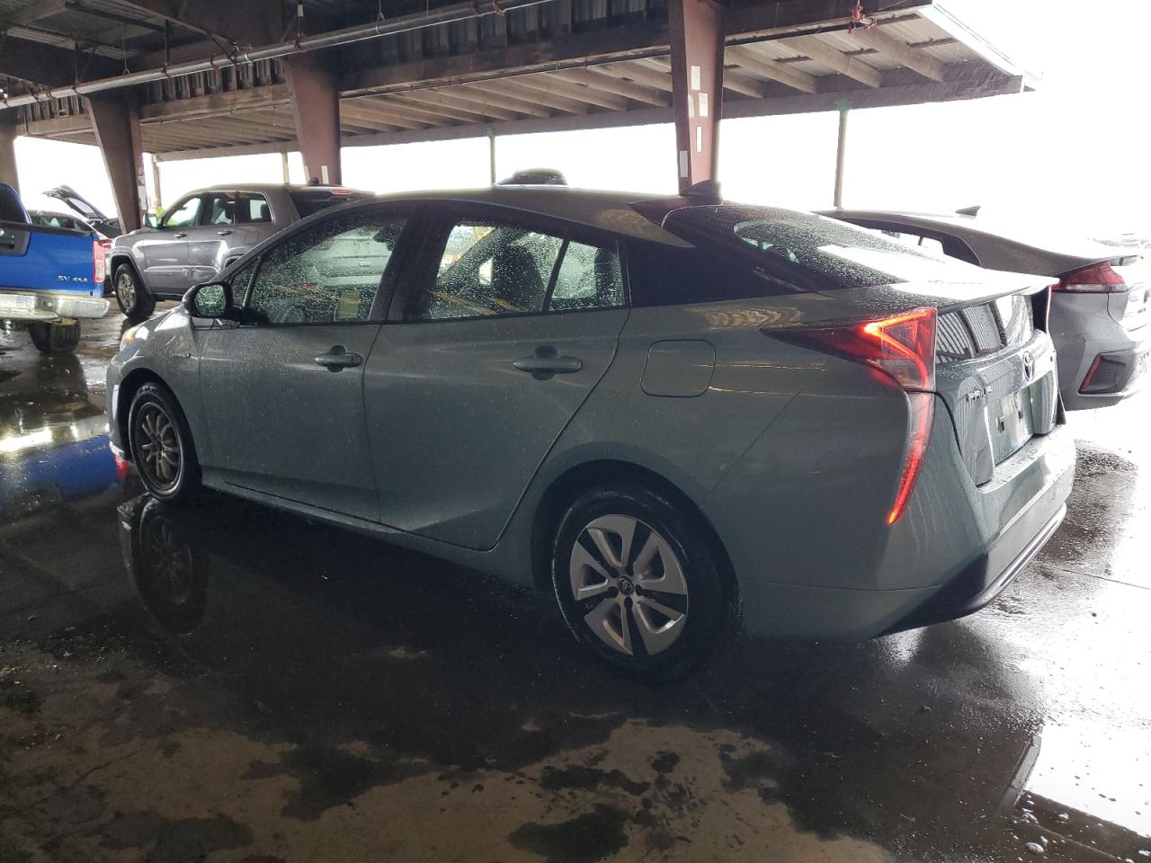 2017 Toyota Prius - Image 2