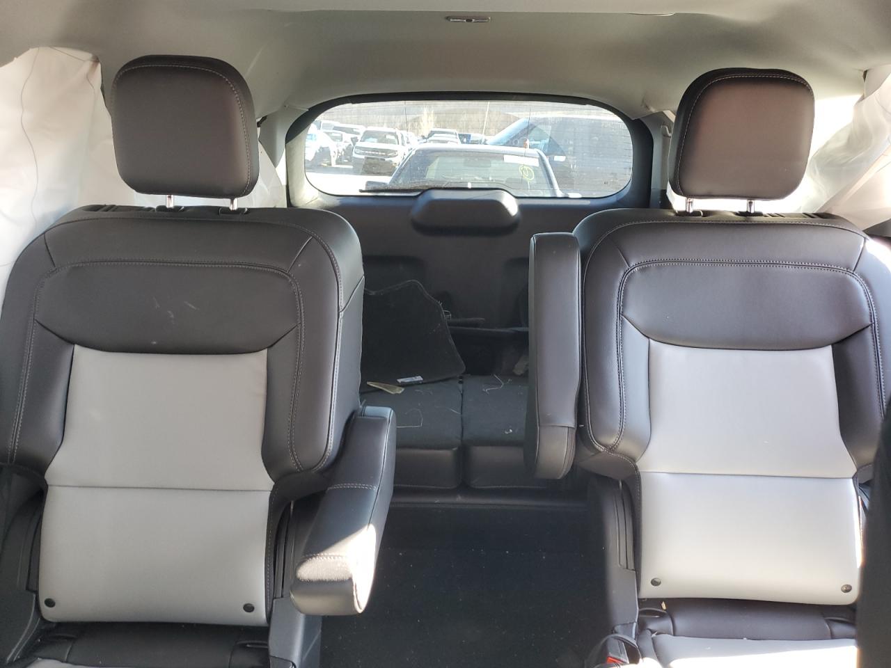 2023 Ford Explorer - Image 10