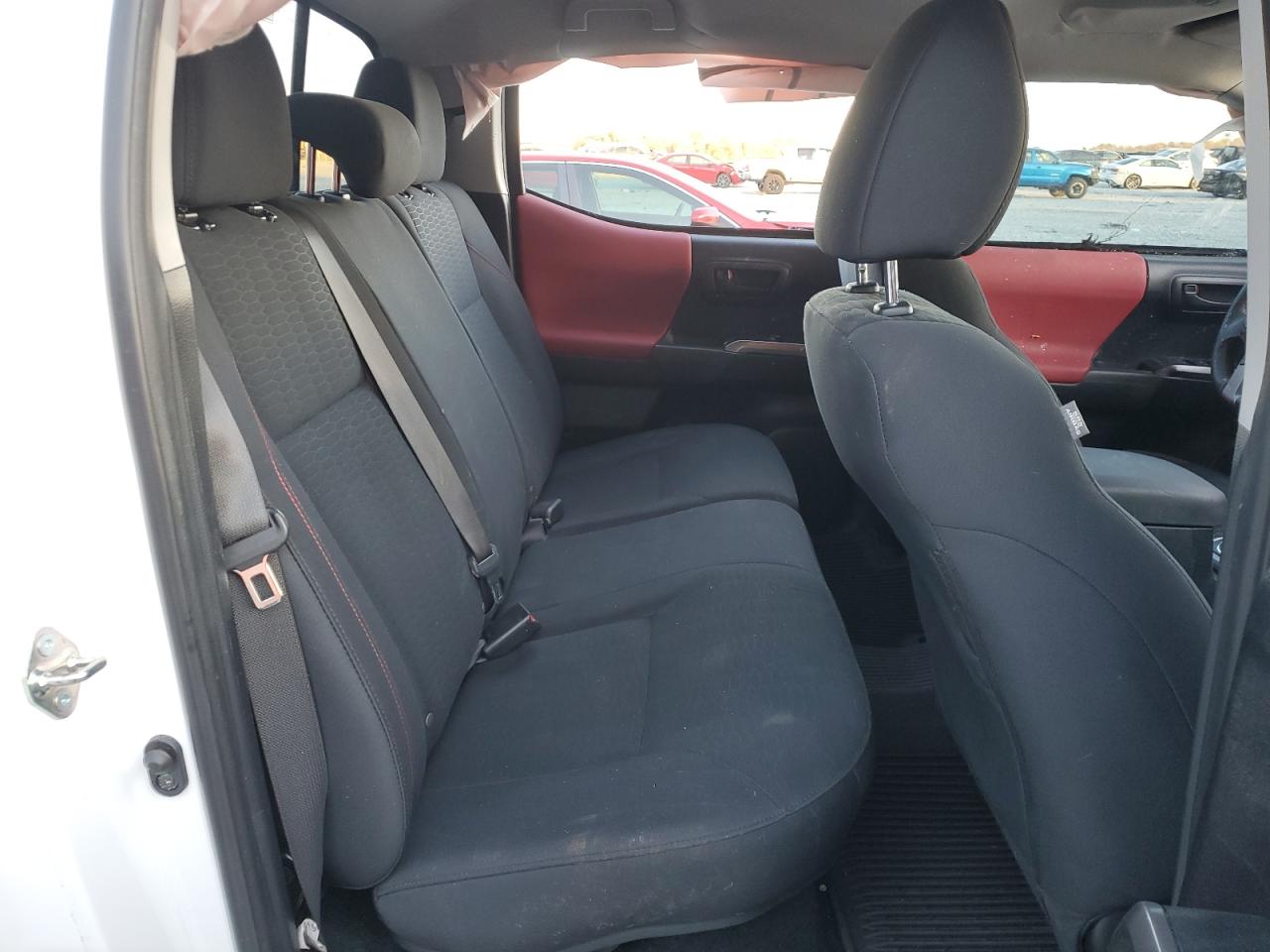 2019 Toyota Tacoma - Image 10