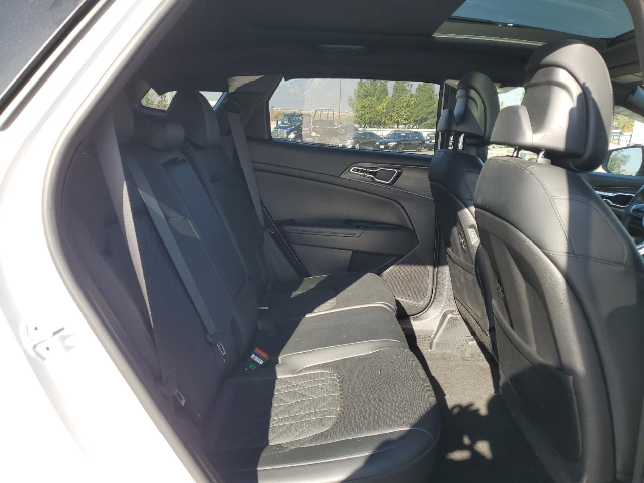 2023 Kia Sportage - Image 11