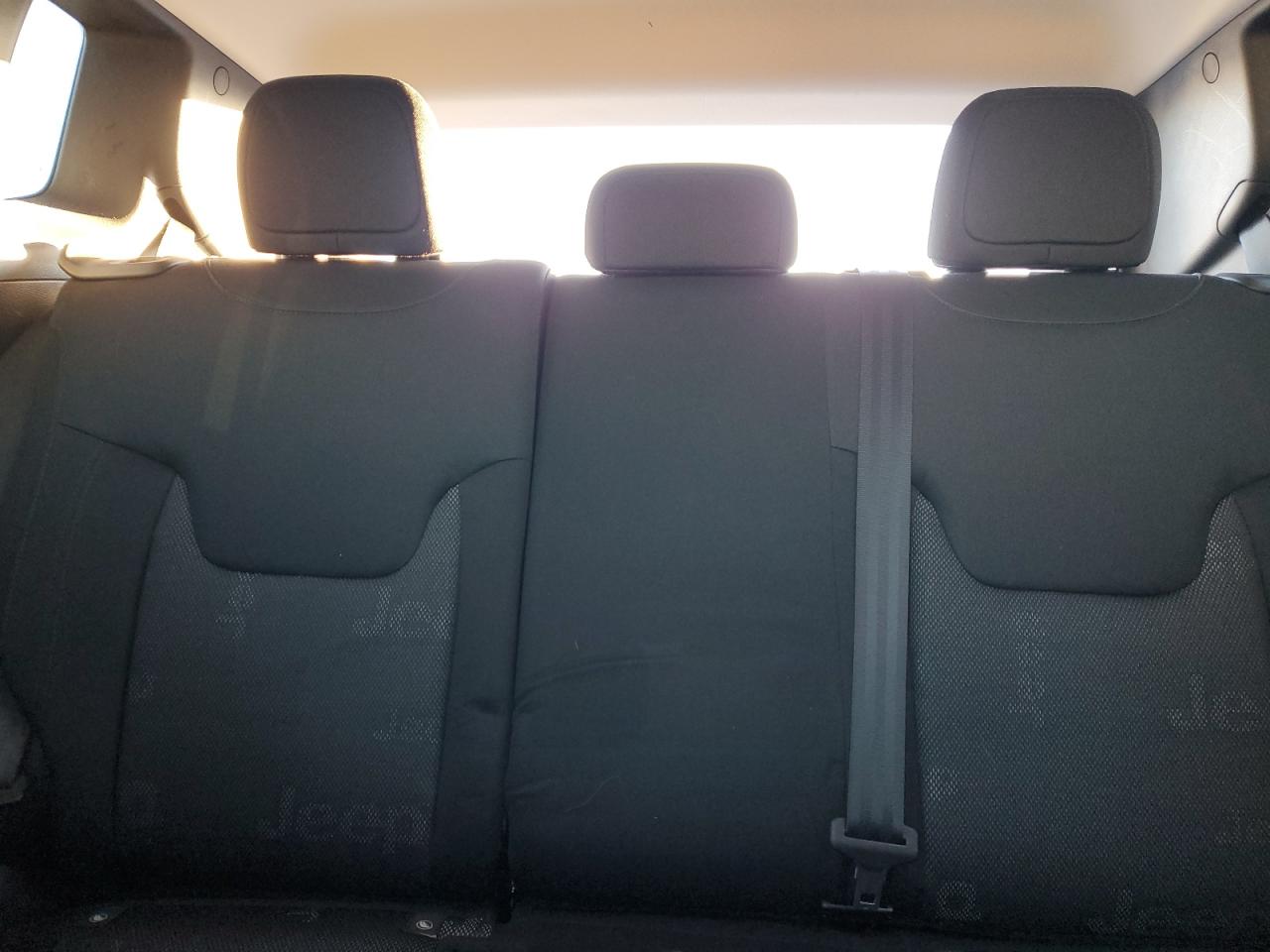 2017 Jeep Renegade - Image 10