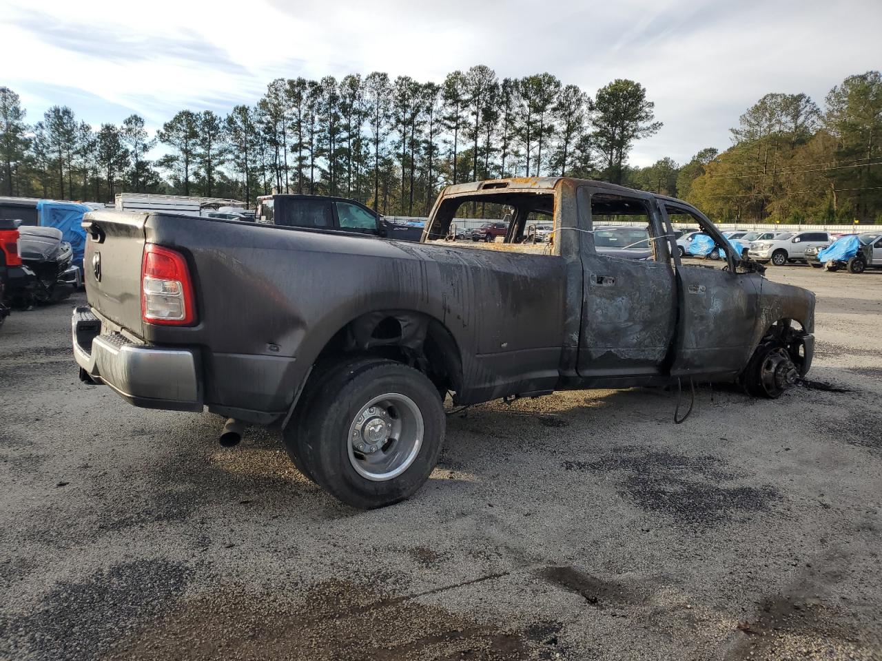 2020 RAM 3500 - Image 3