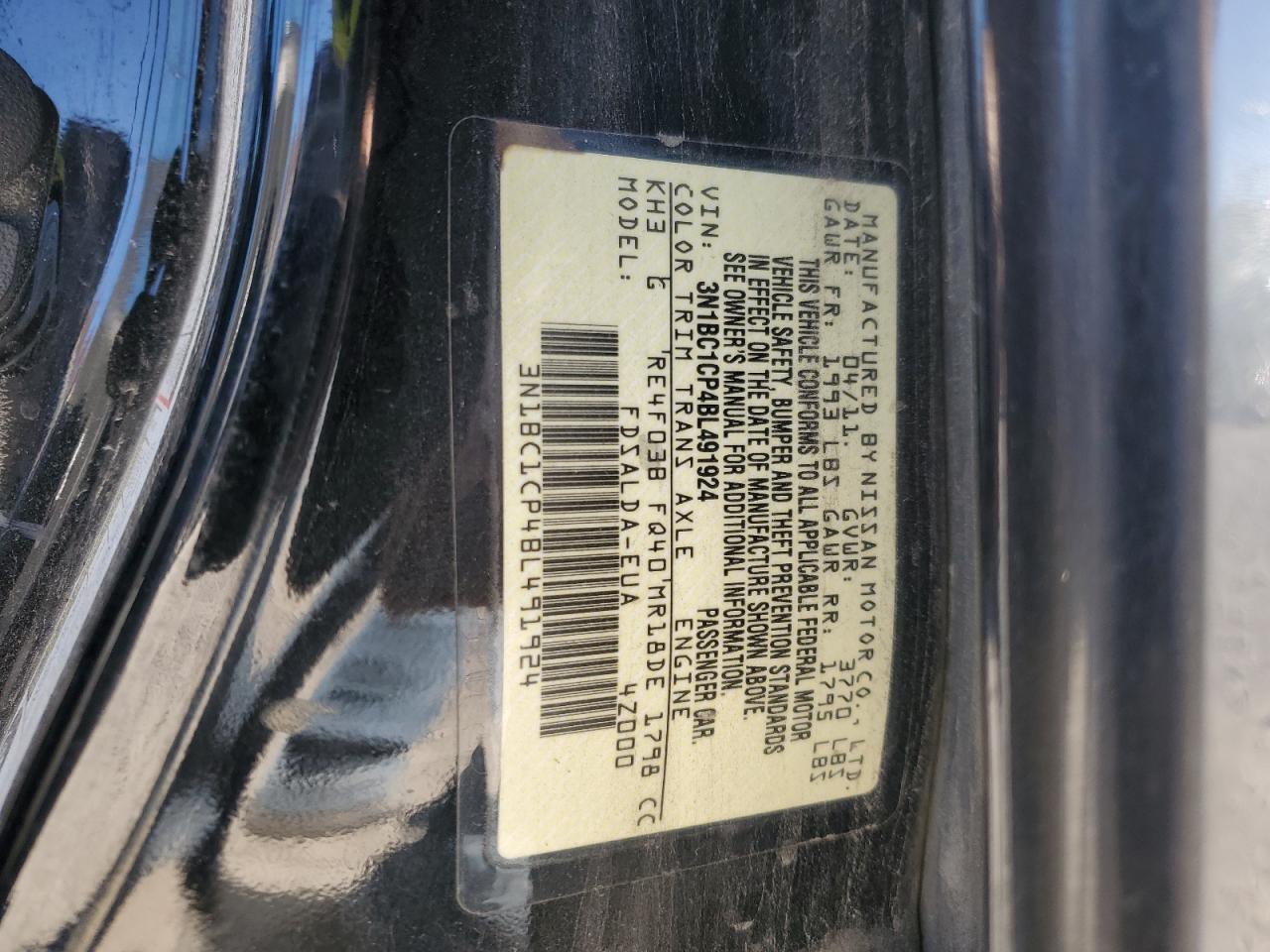 2011 Nissan Versa - Image 12