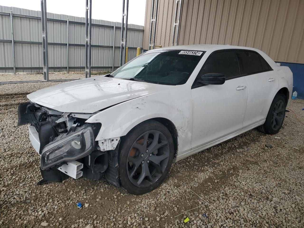 2020 Chrysler 300 Touring იყიდება Kansas City-ში, KS - Front End