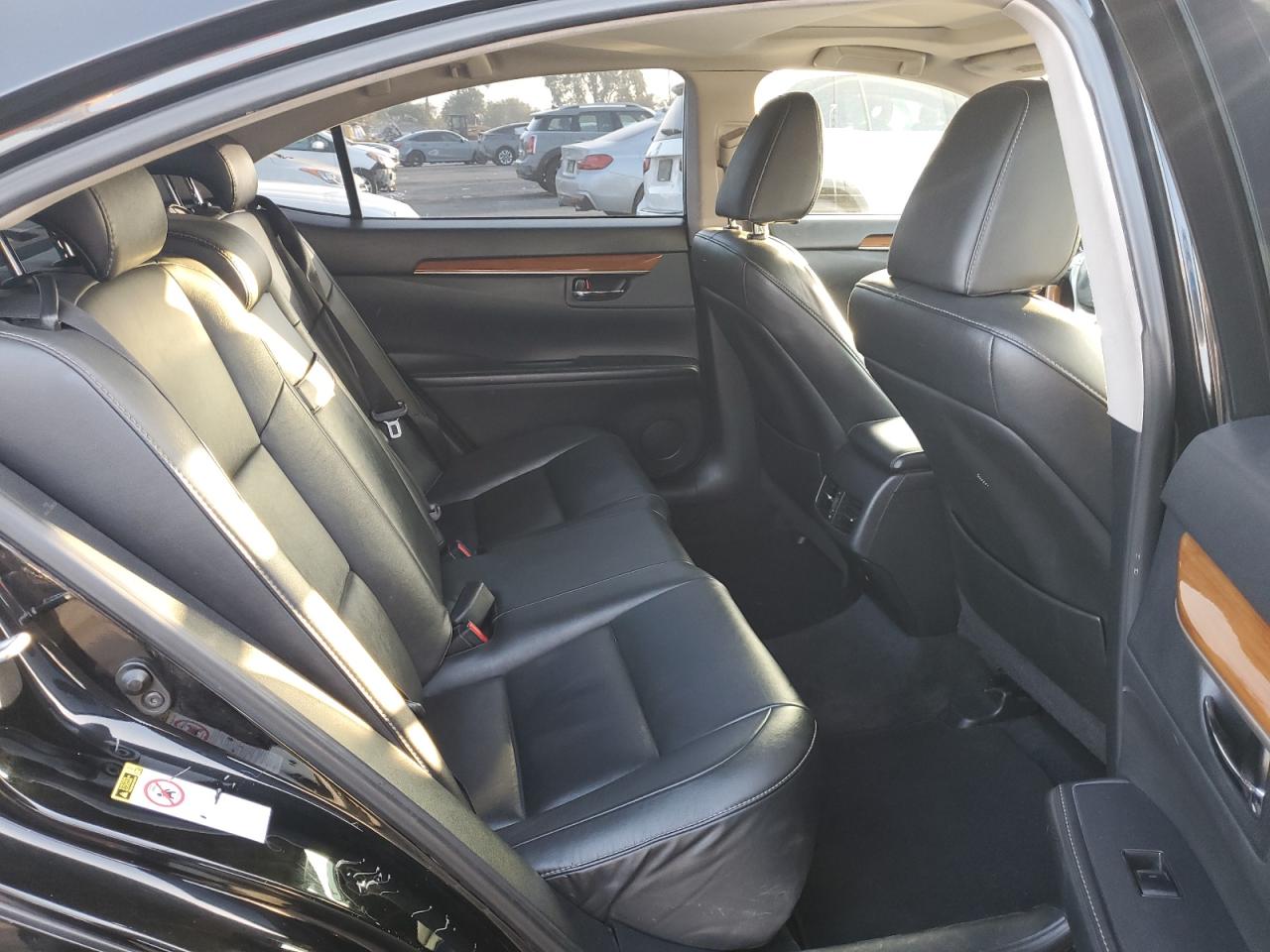 2013 Lexus ES - Image 10