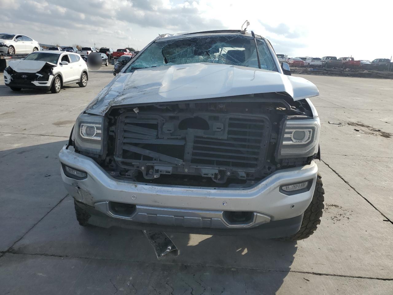 2018 GMC Sierra - Image 5