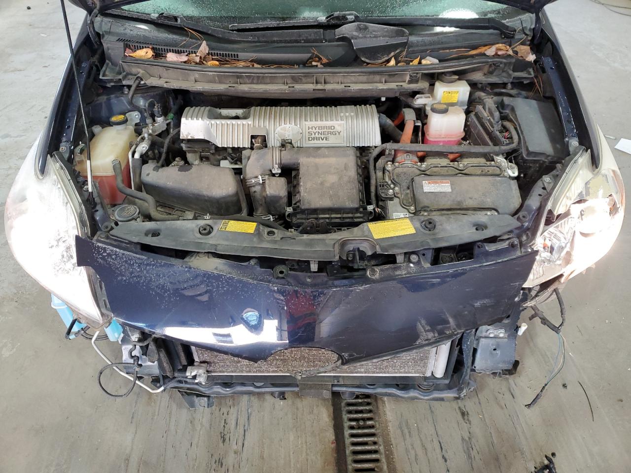2013 Toyota Prius - Image 11