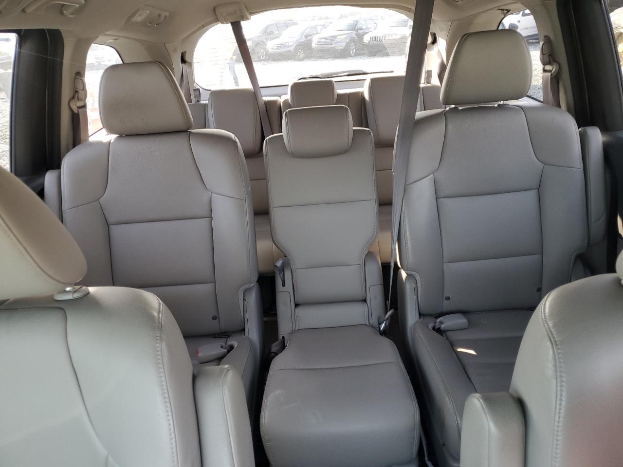 2015 Honda Odyssey - Image 10