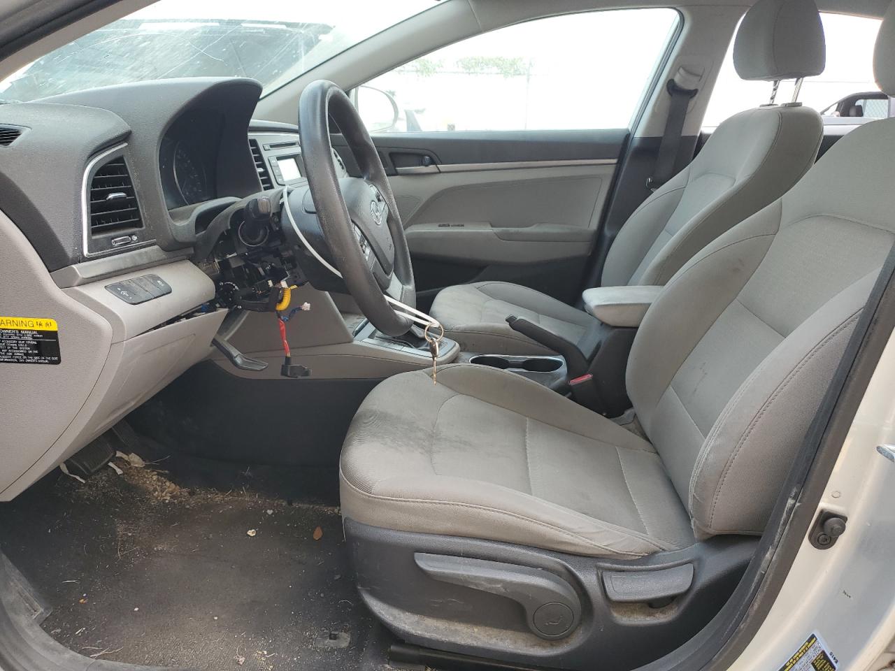 2017 Hyundai Elantra - Image 7