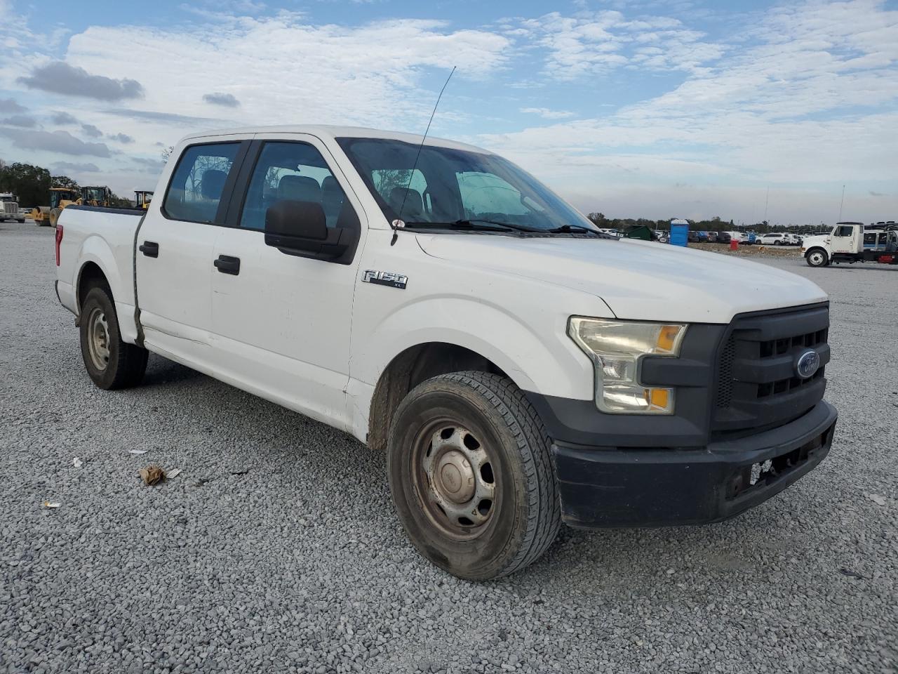 VIN 1FTEW1CF2FFB87452 2015 FORD F-150 no.4