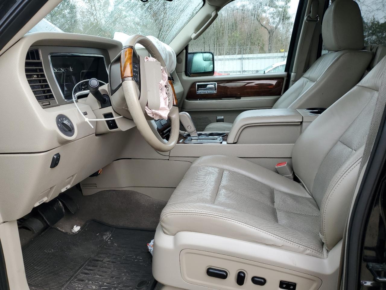 2013 Lincoln Navigator - Image 7