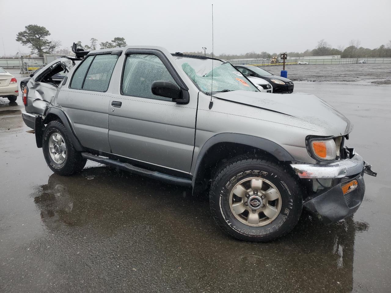 1998 Nissan Pathfinder - Image 4