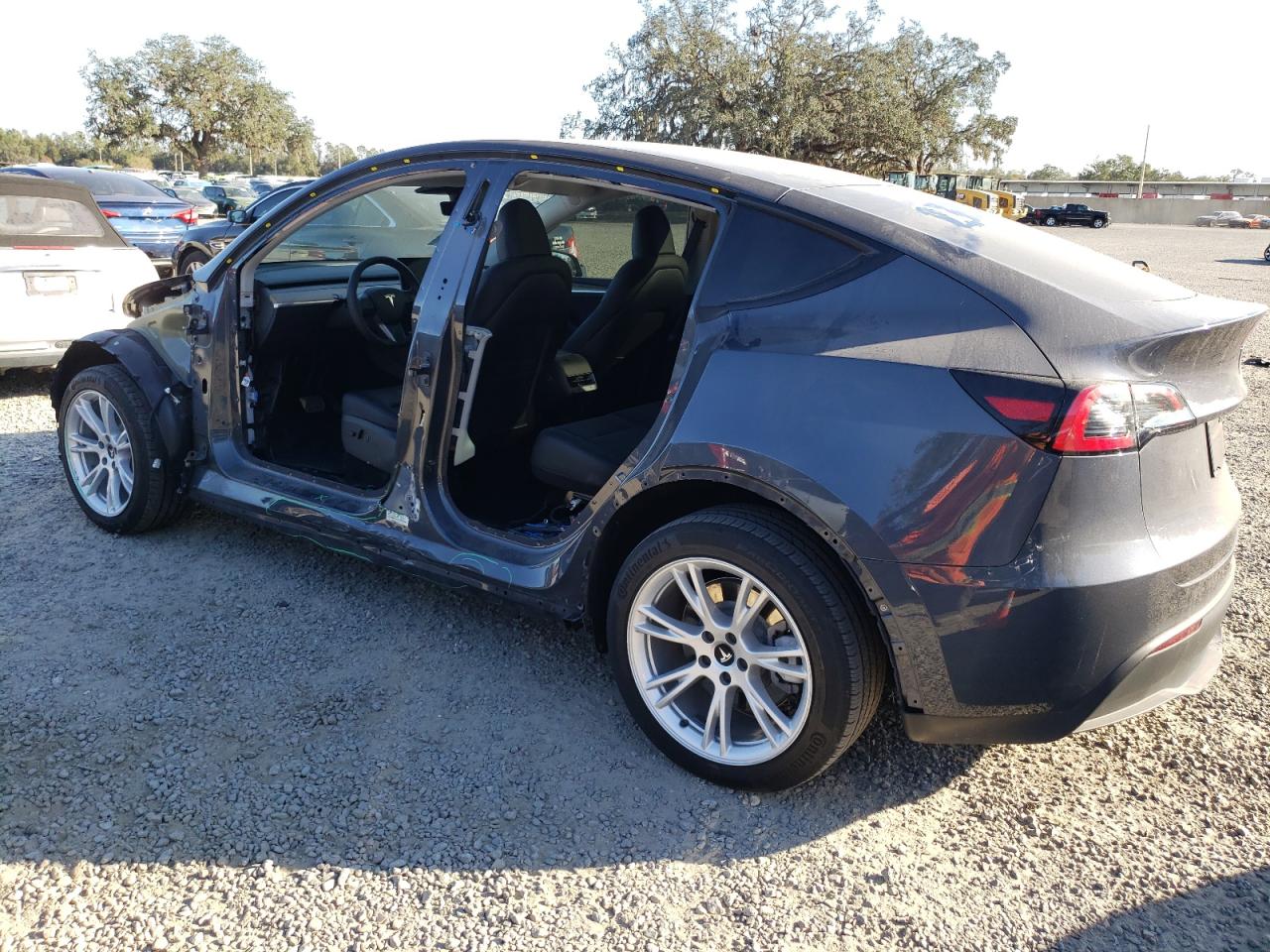 VIN 7SAYGDEE0PA054372 2023 TESLA MODEL Y no.2