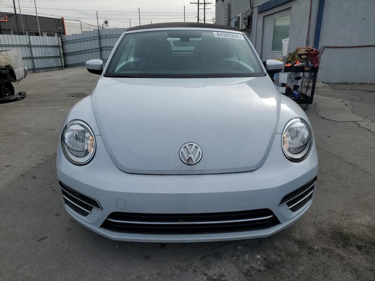 2017 Volkswagen Beetle - Image 5