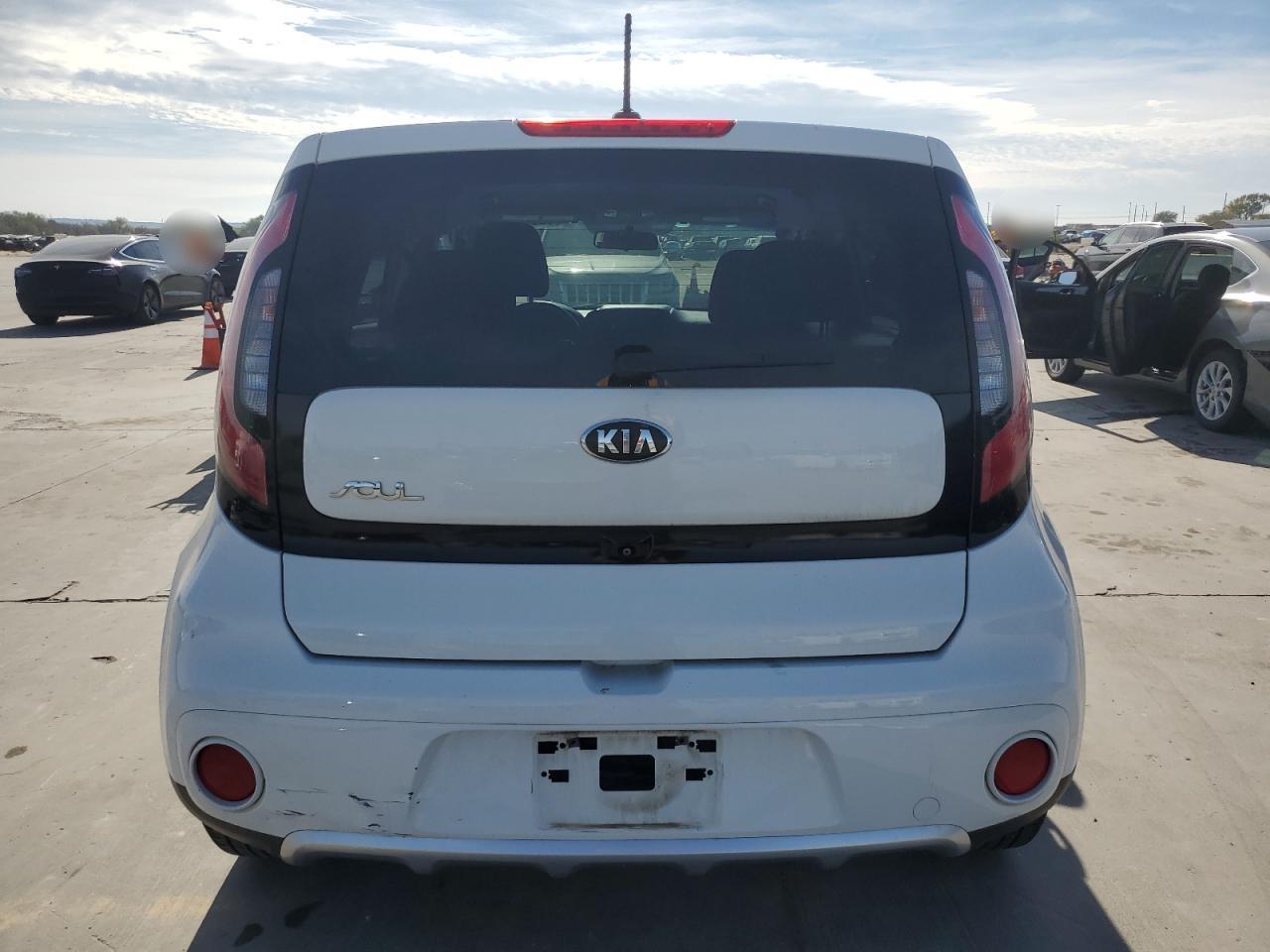 2018 Kia Soul + VIN: KNDJP3A58J7605890 Lot: 82843394