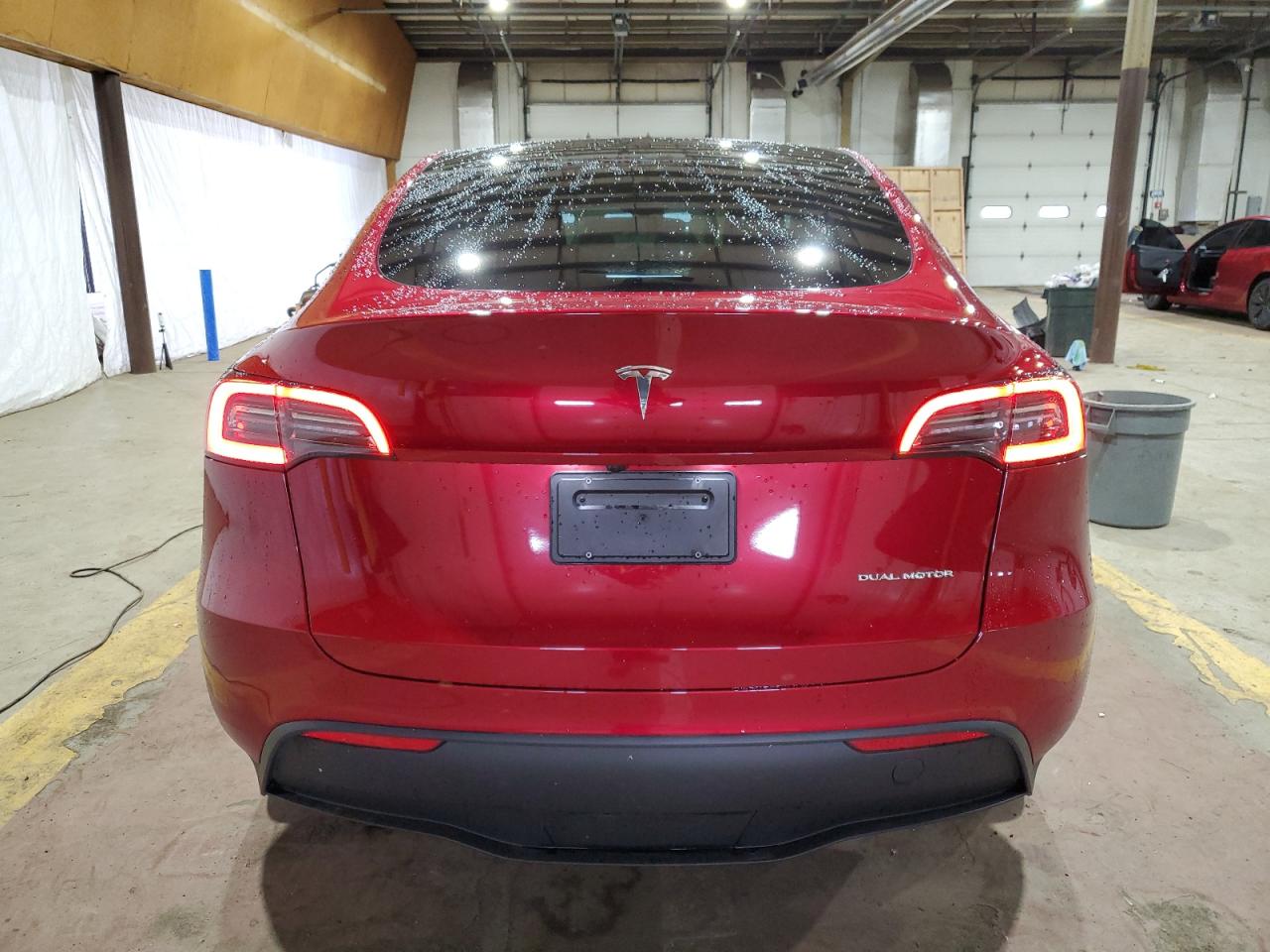 2024 Tesla Model Y VIN: 7SAYGDEE7RA272358 Lot: 84195924