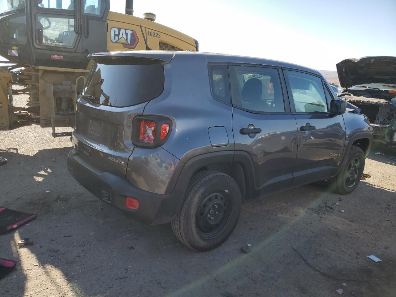 VIN ZACCJBAB9JPH95101 2018 JEEP RENEGADE no.3