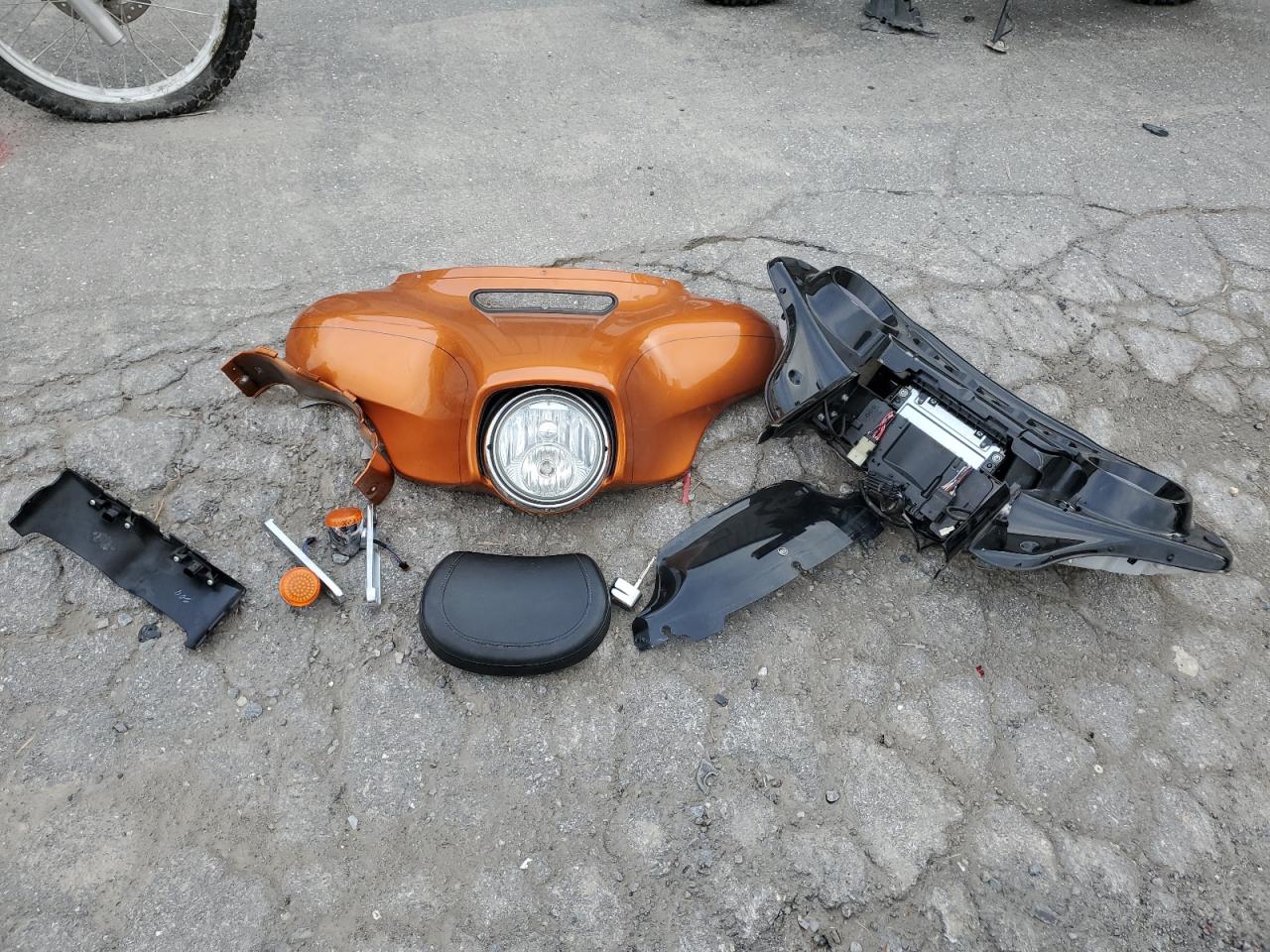 2015 Harley-Davidson Flhxs Street Glide Special VIN: 1HD1KRM11FB681318 Lot: 84924424