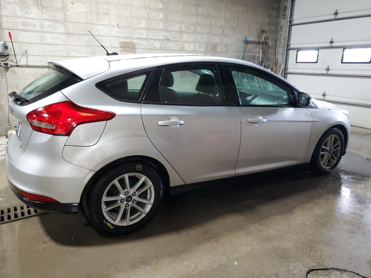 VIN 1FADP3K21FL326996 2015 FORD FOCUS no.3