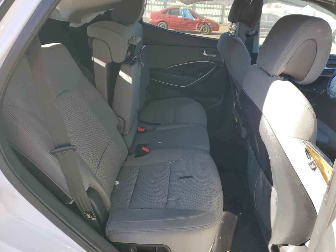 2017 Hyundai Santa Fe - Image 11