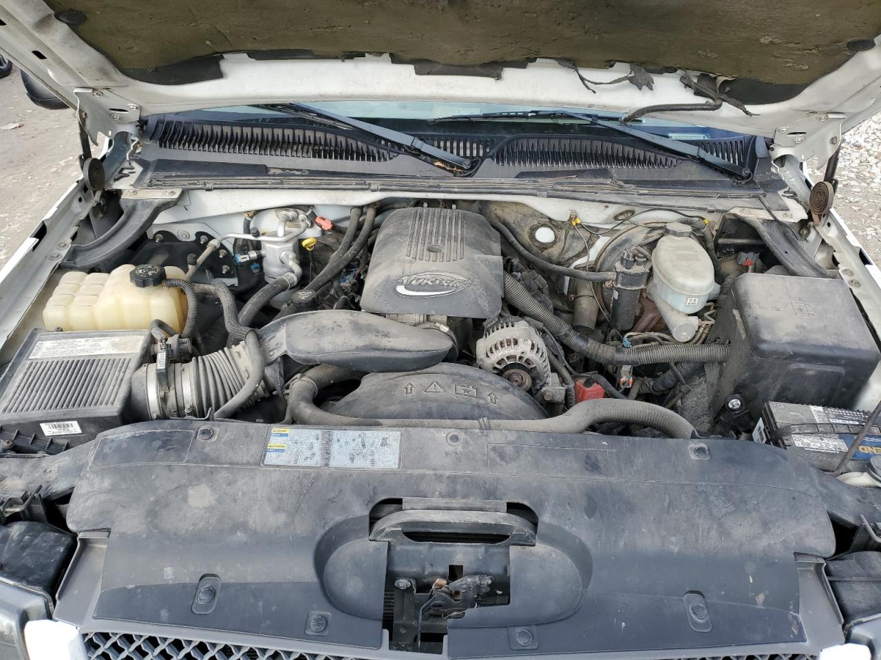 2004 Chevrolet Silverado - Image 12