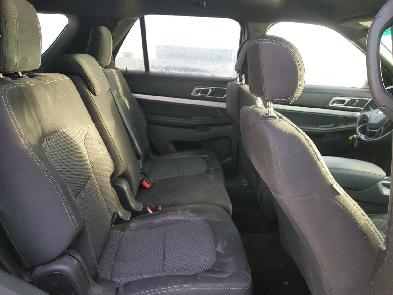 2017 Ford Explorer - Image 11