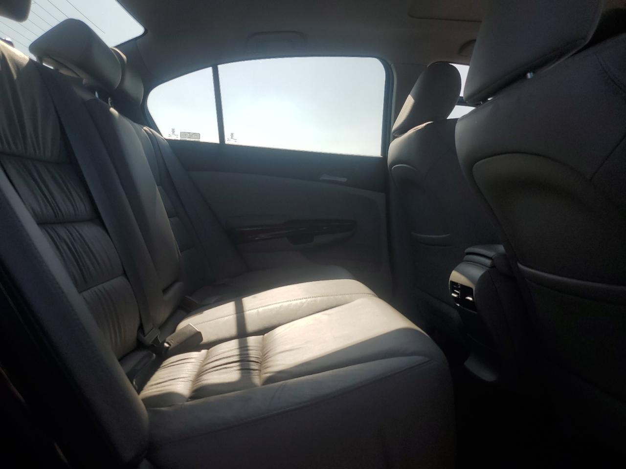 2011 Honda Accord - Image 10