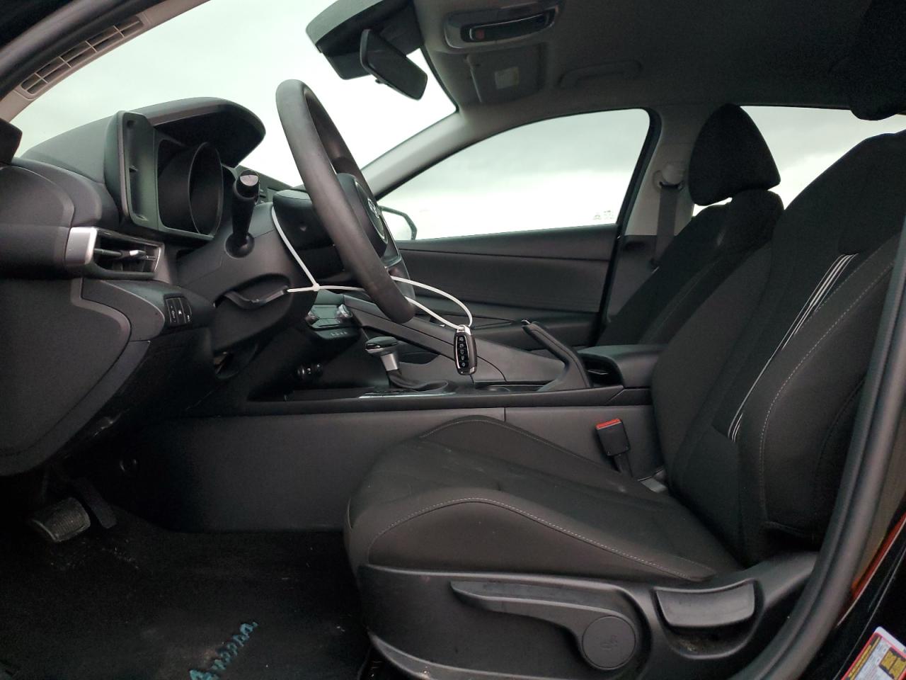 2023 Hyundai Elantra - Image 7