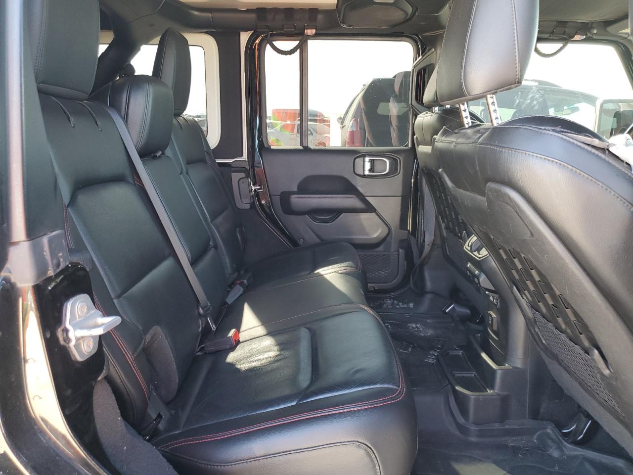 2018 Jeep Wrangler - Image 11