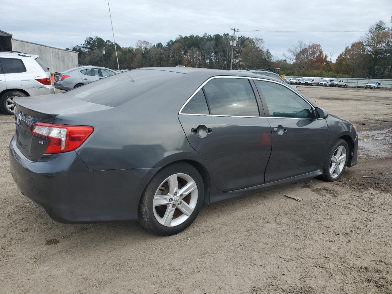 VIN 4T1BF1FKXDU281272 2013 TOYOTA CAMRY no.3