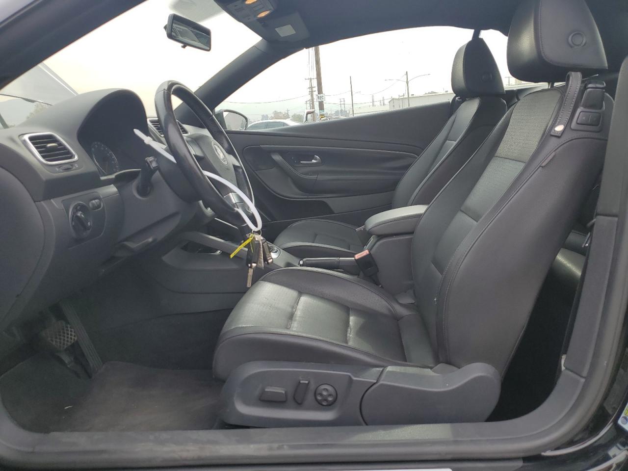 2009 Volkswagen Eos - Image 7