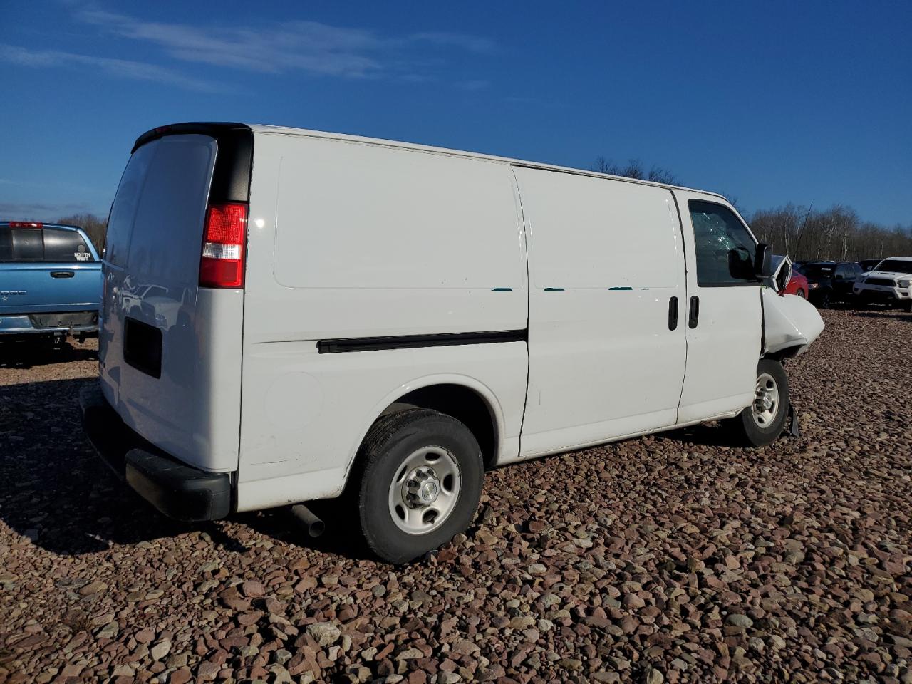 VIN 1GCWGAFP5M1185209 2021 CHEVROLET EXPRESS no.3