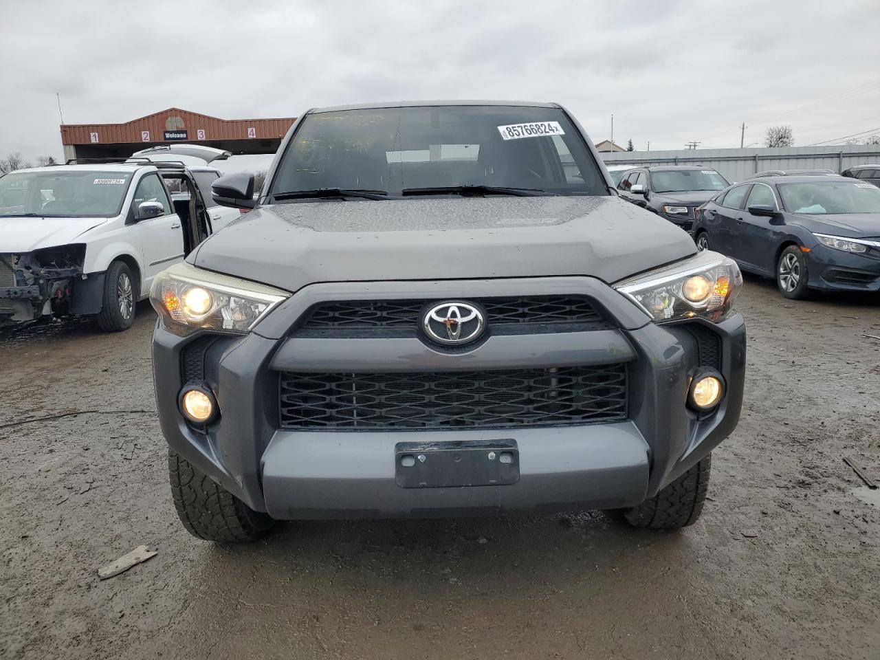 2014 Toyota 4Runner - Image 5