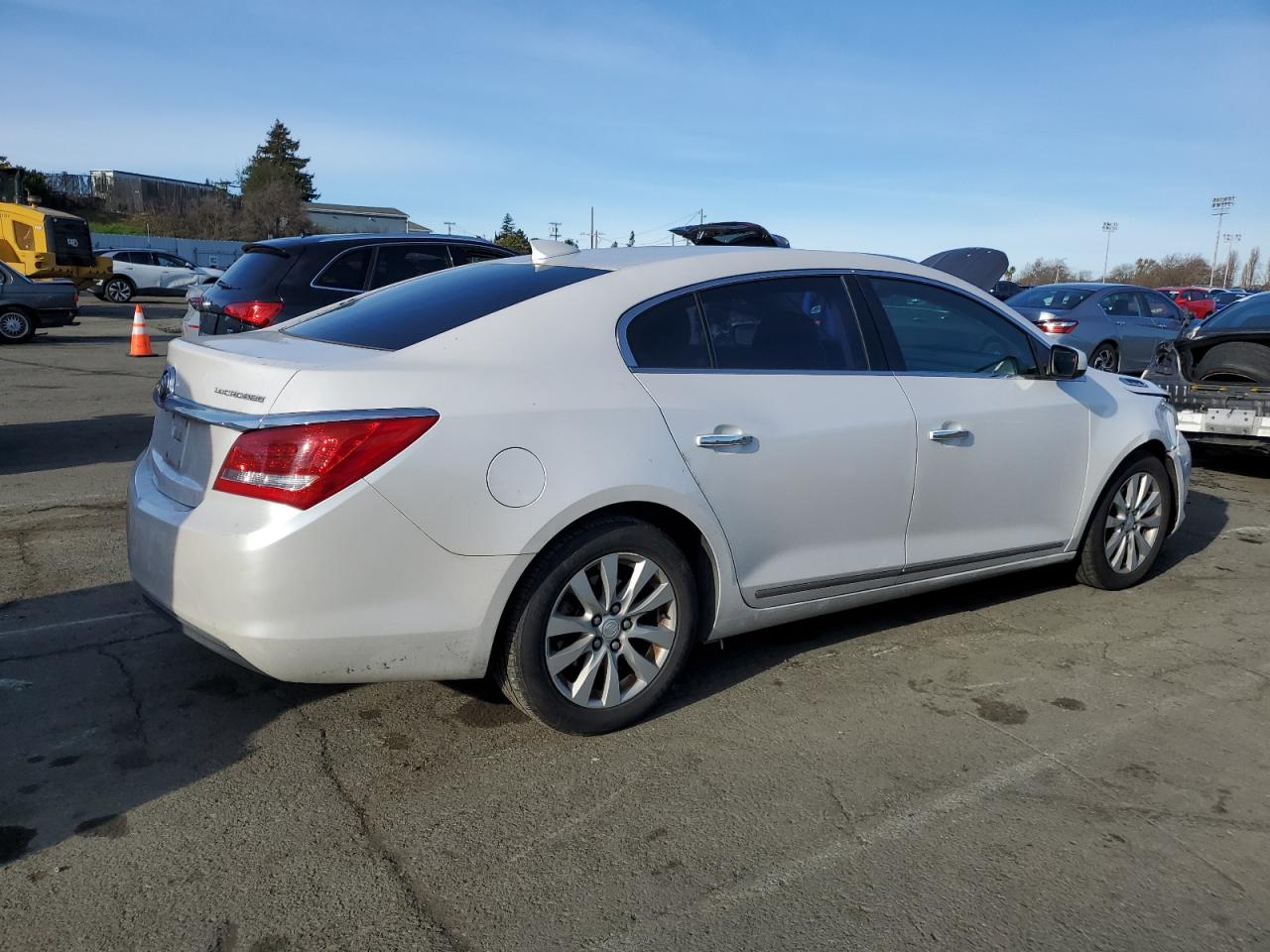 VIN 1G4GA5GR6FF193656 2015 BUICK LACROSSE no.3