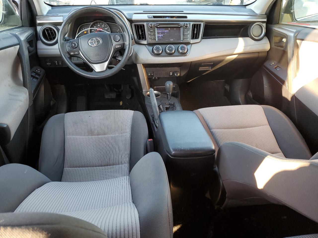2015 Toyota RAV 4 - Image 8