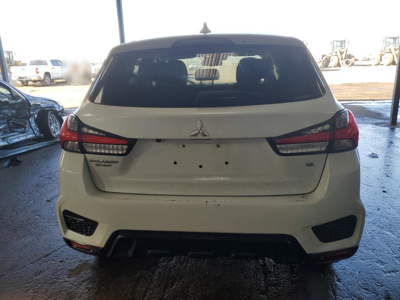2021 Mitsubishi Outlander - Image 6