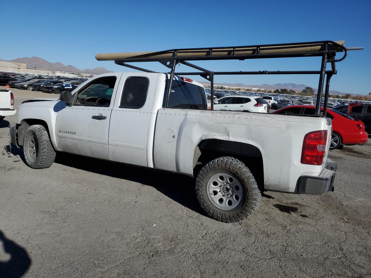 2010 Chevrolet Silverado C1500 white pickup flexible 1GCSCPEA1AZ102995 photo #3