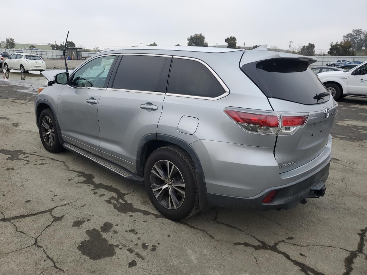 VIN 5TDJKRFH4GS285759 2016 TOYOTA HIGHLANDER no.2