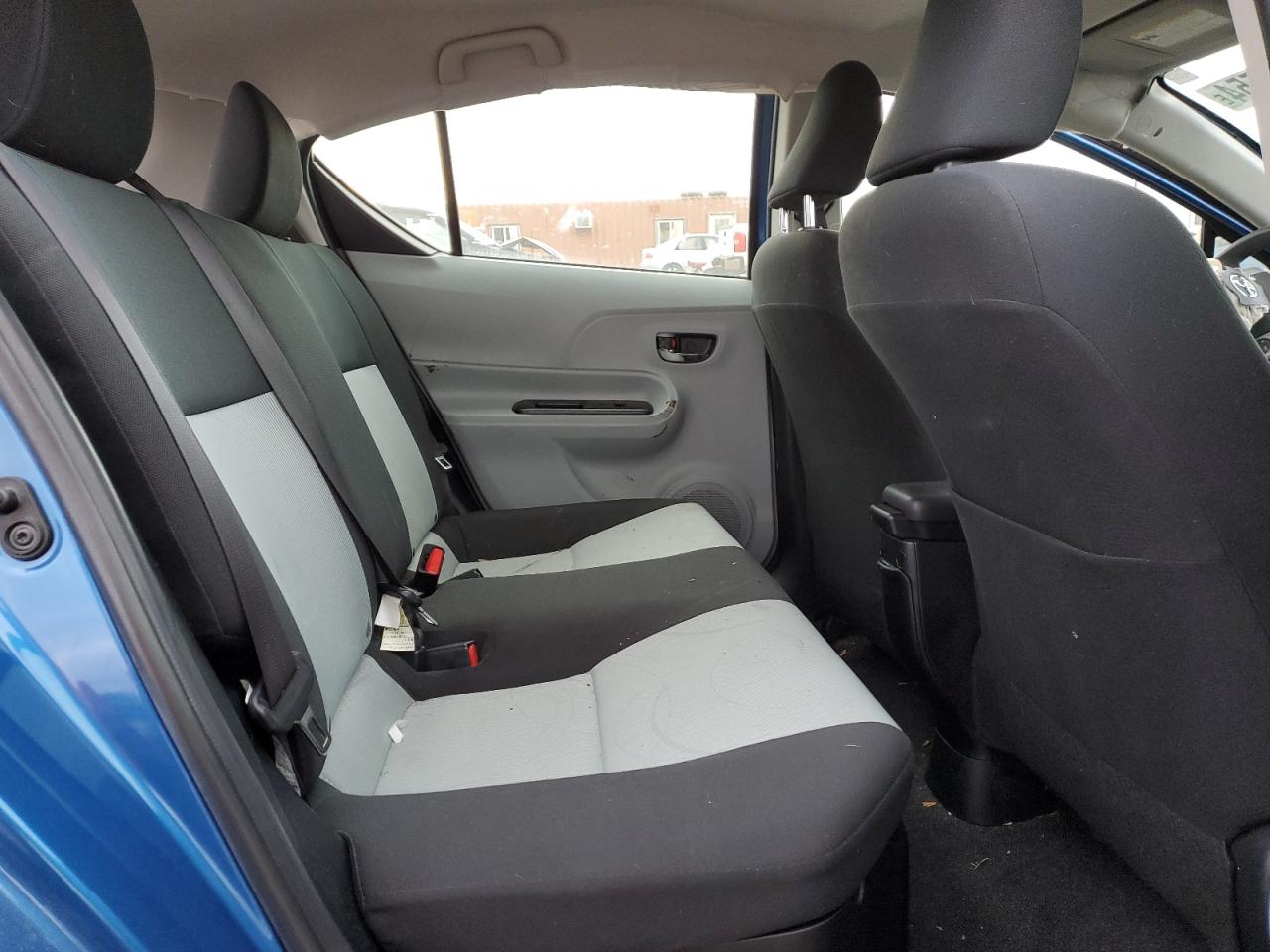 2014 Toyota Prius - Image 10