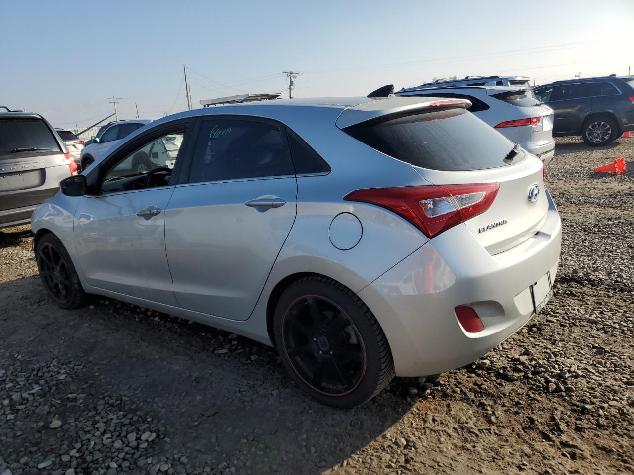 KMHD35LH0GU272490 2016 HYUNDAI ELANTRA - Image 2