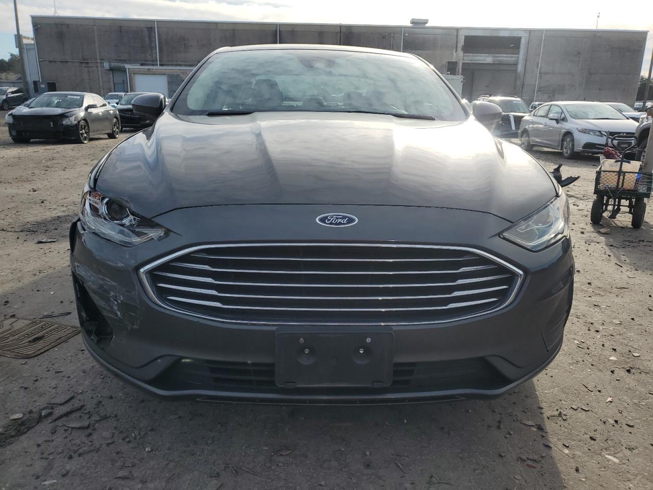 VIN 3FA6P0HD8KR247241 2019 FORD FUSION no.5