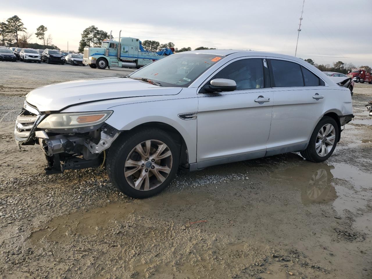 2011 Ford Taurus - Image 1
