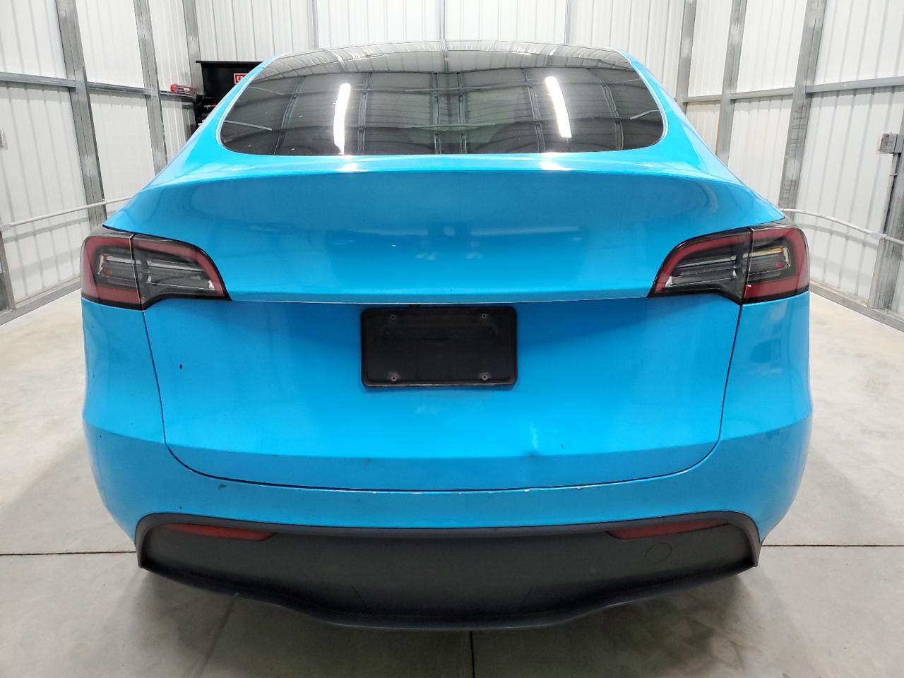 VIN 7SAYGAEE2NF361895 2022 TESLA MODEL Y no.6