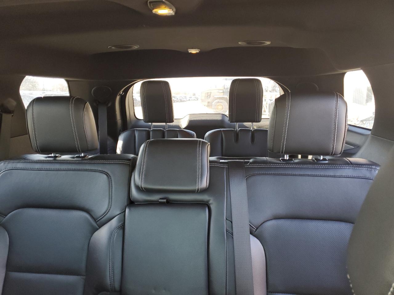 2016 Ford Explorer - Image 10