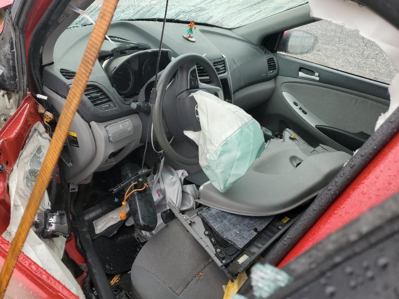 2013 Hyundai Accent - Image 8