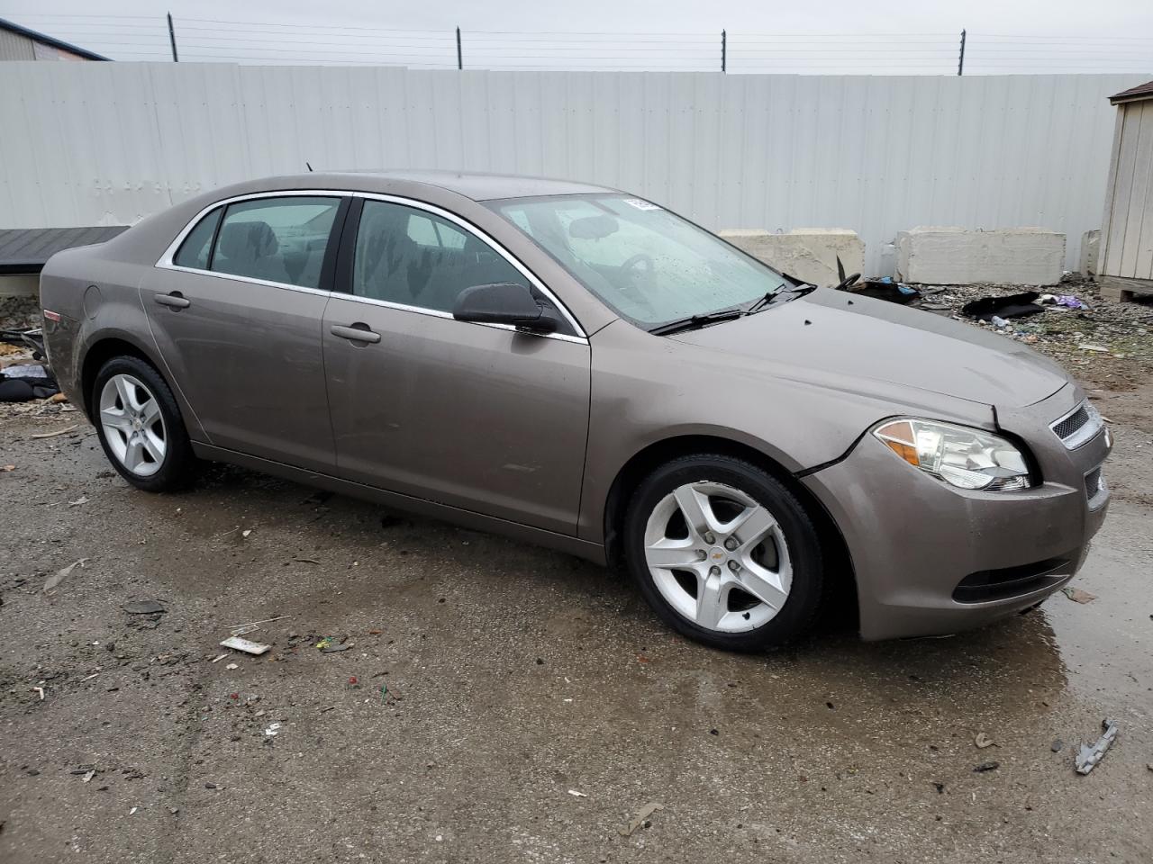 2010 Chevrolet Malibu - Image 4