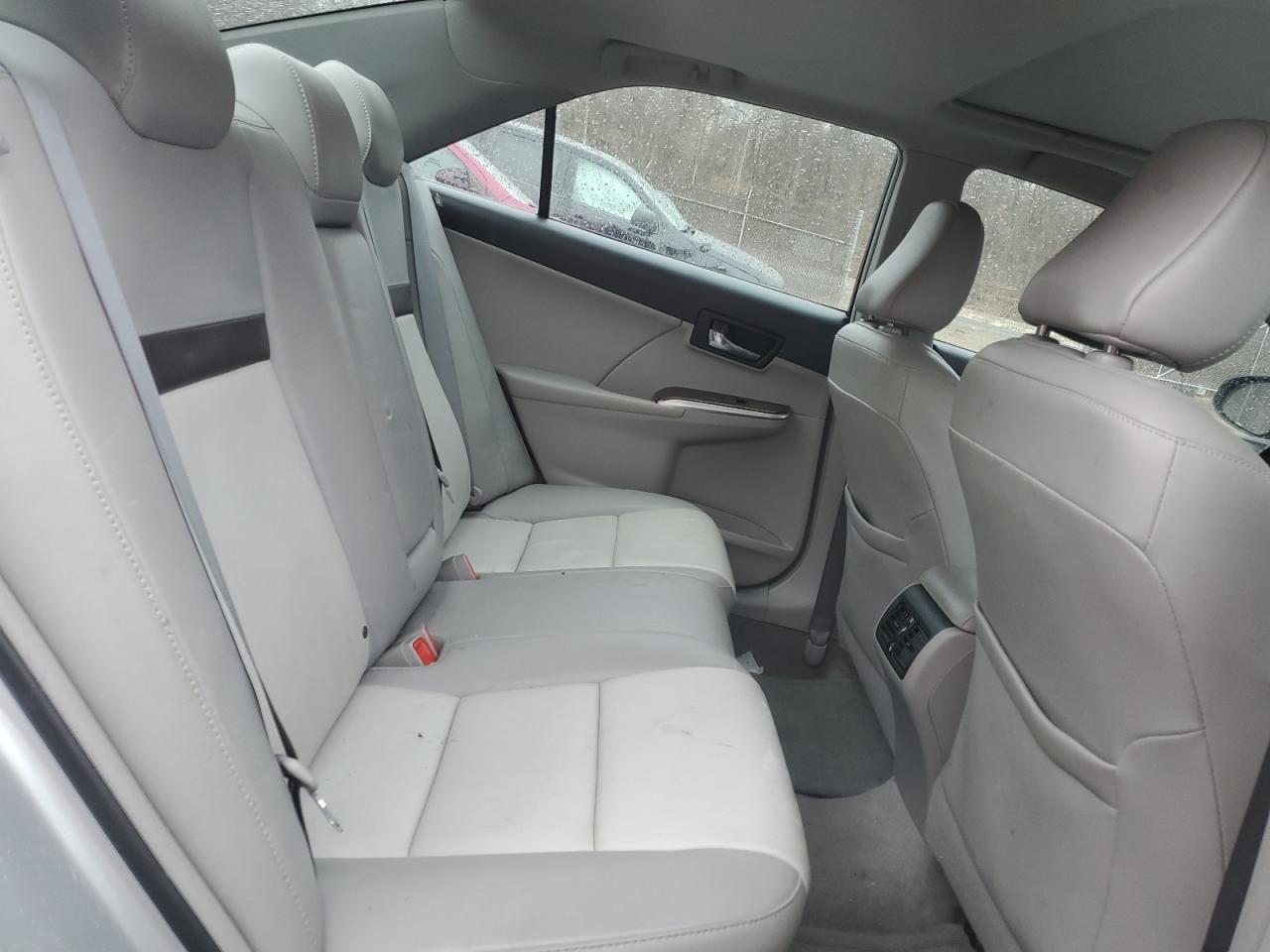2012 Toyota Camry - Image 10